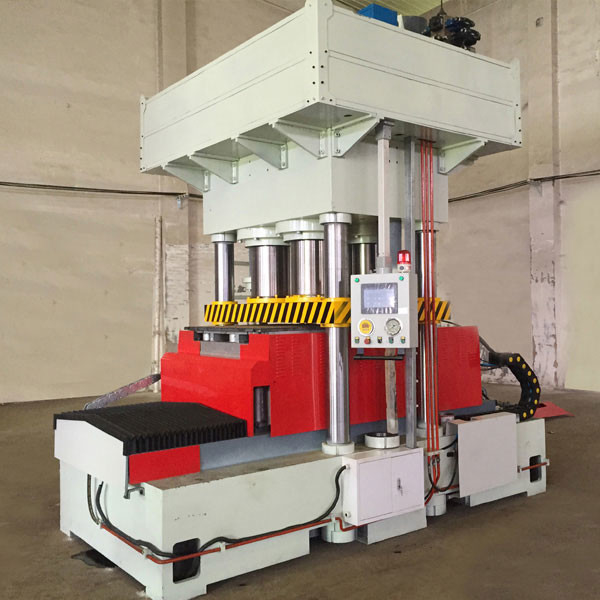 Double Moulds Wood Chips Hot Press Wood Pallet Machine in India